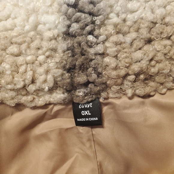 Shacket - Picture 2 of 2